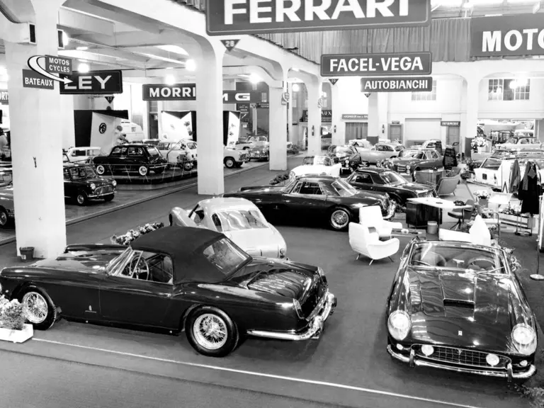 1795 GT (front right) on the Pinin Farina stand at the 1960 Geneva Motor Show.