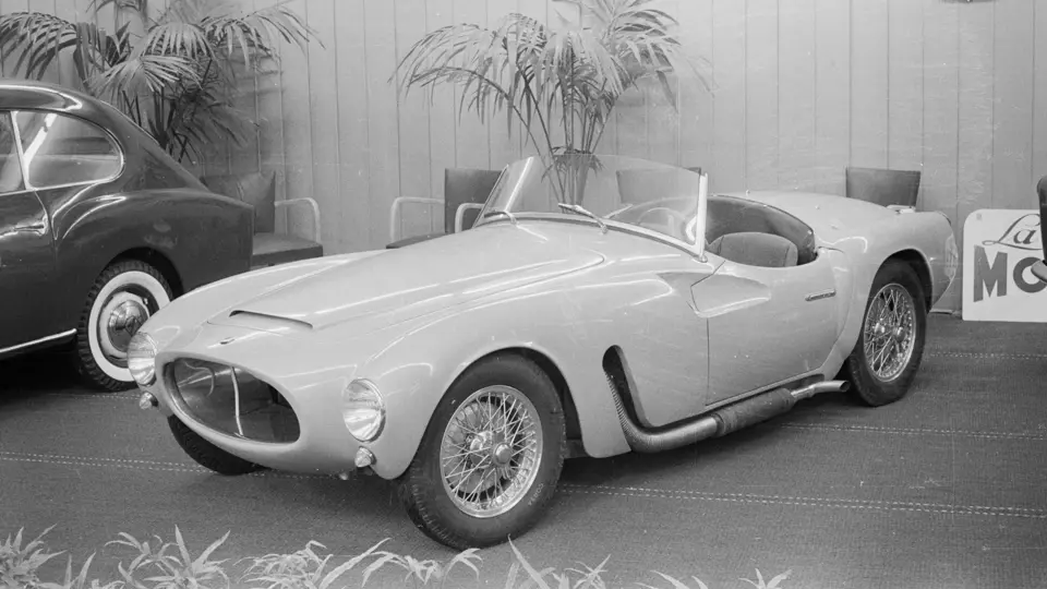 Chassis 5007 makes its debut on the Moretti stand at the Brussels Motor Show, 1955. Chassis 5007 makes its debut on the Moretti stand at the Brussels Motor Show, 1955.