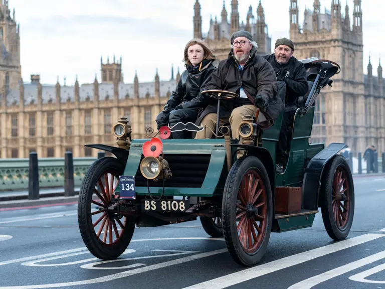 The Haynes-Apperson crosses Westminster Bridge near the start of the 2023 RM Sotheby’s London to Brighton Veteran Car Run.