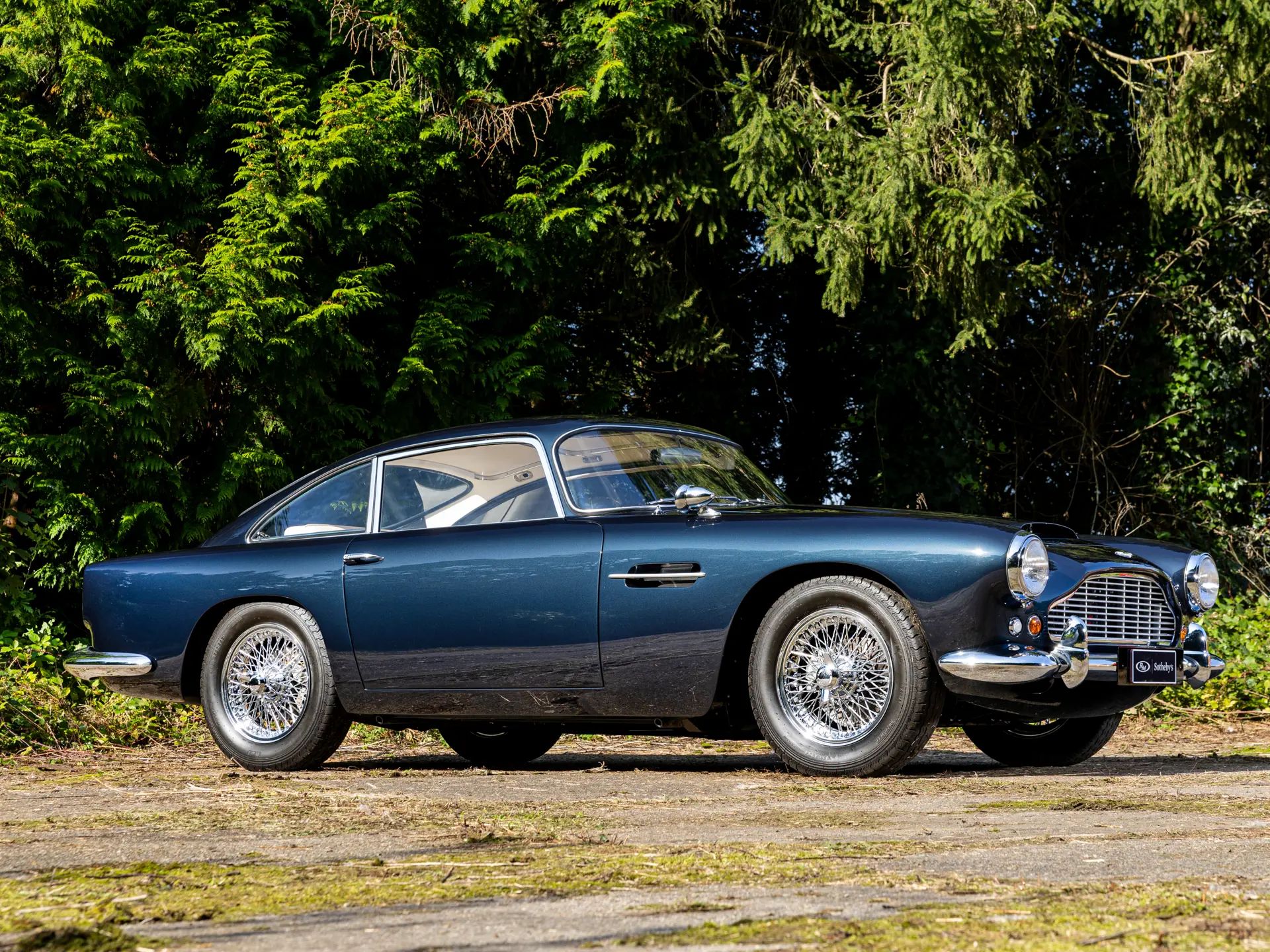1961 Aston Martin DB4 Series IV Paris 2025 RM Sotheby s 1961 Aston Martin DB4 Series IV Paris 2025 RM Sotheby s
