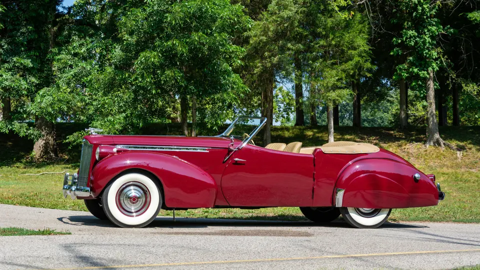 1939 Packard Series One-Twenty Darrin Convertible Sedan