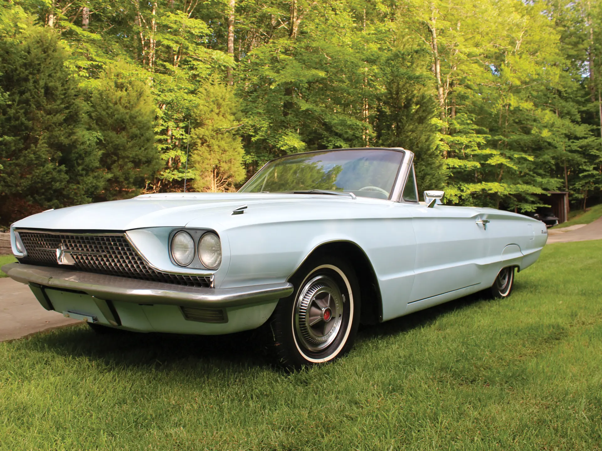 THUNDERBIRD　ヴィンテージ　イエロー #132 1966 Ford Thunderbird Convertible | Beverly Hills Car Club