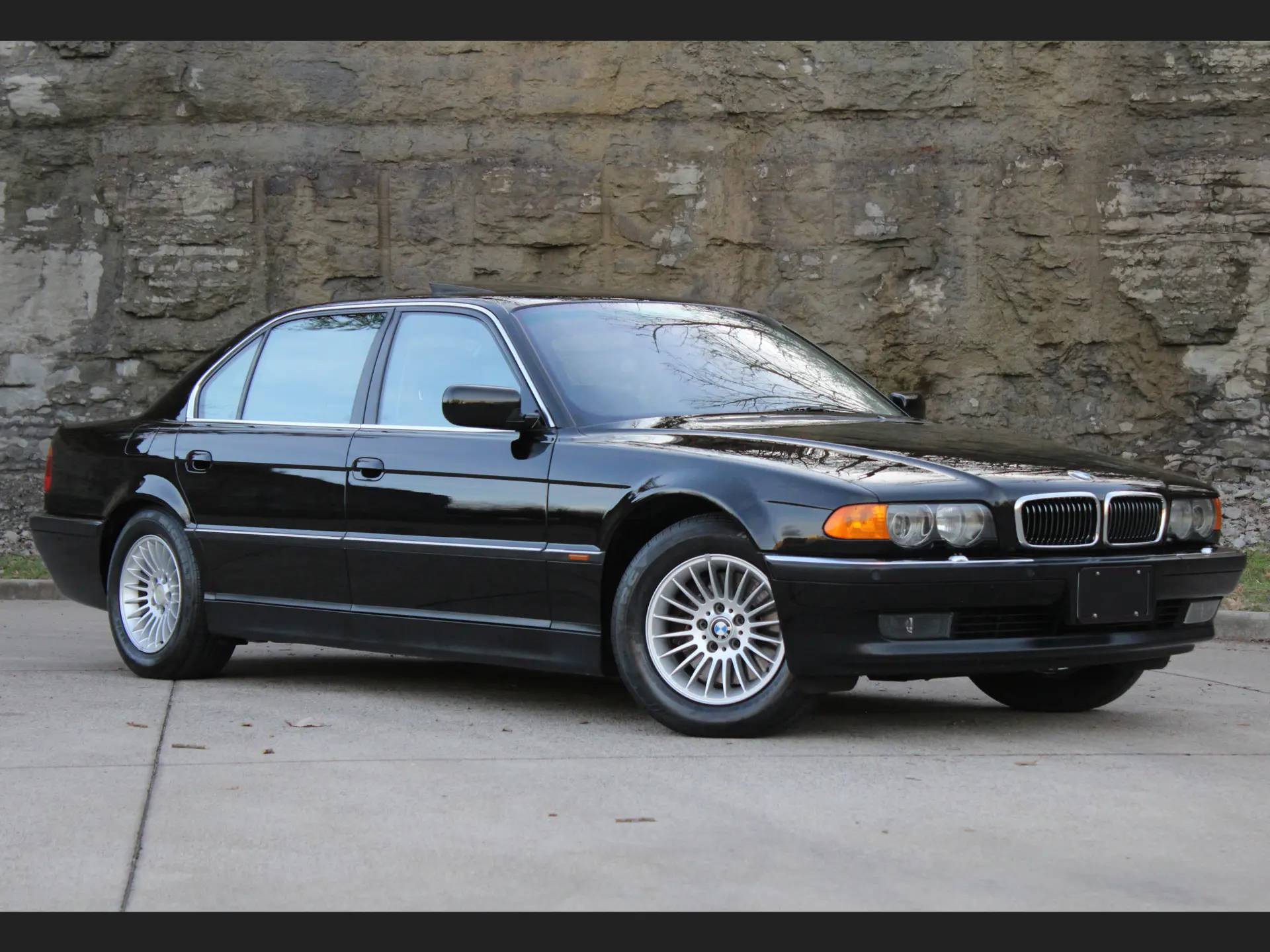 1999 BMW 750iL | Open Roads, April 2021 | RM Sotheby's