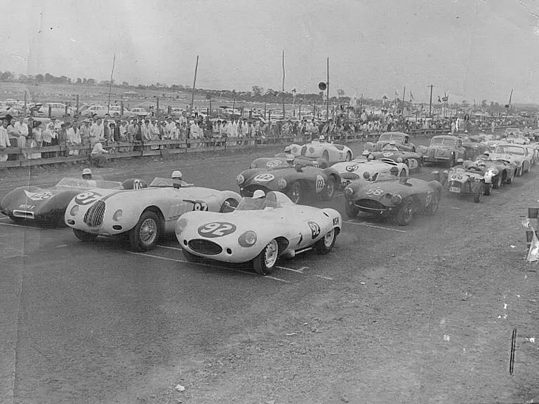 XKD 520 as seen at Phillip Island on December 26, 1958 in the ownership of David Finch.