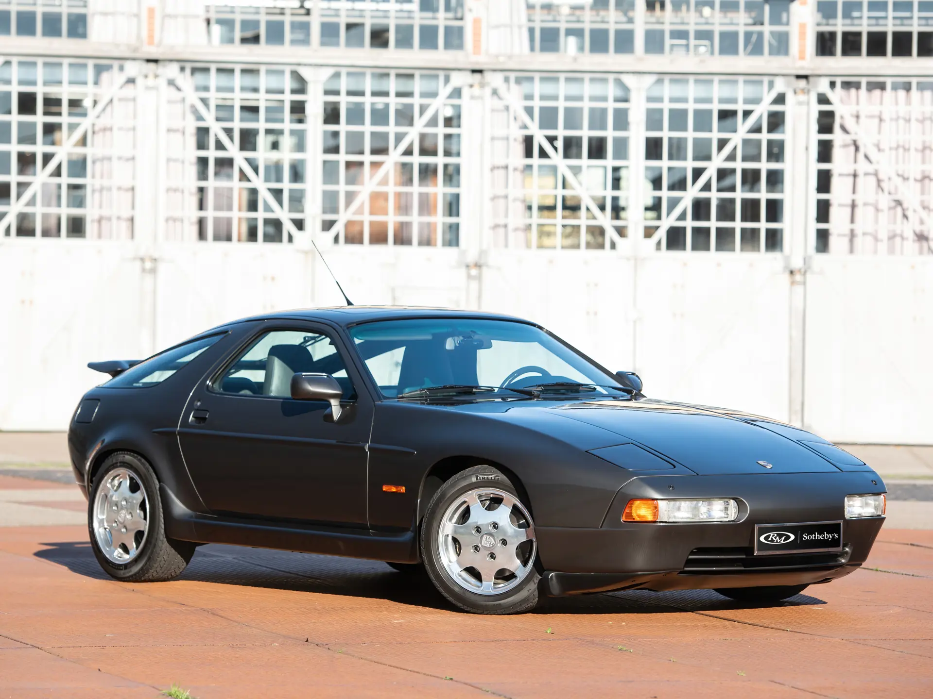 00s PORSCHE DESIGN 未使用品　定価税込57750 1989 Porsche 928 GT 'Flachbau' | Paris 2024 | RM Sotheby's