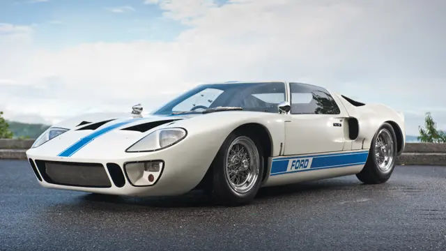 エズゾト　　フォードGT40 VIN: the prototype Ford GT40 Mk3 chassis M3/1102 — Supercar