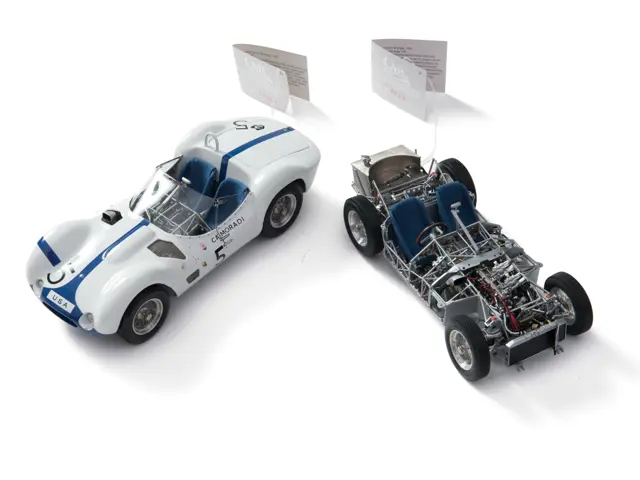 特価 AMR (1/43) マセラティ Tipo61 Birdcage 特価 AMR (1/43) マセラティ Tipo61 Birdcage - メルカリ