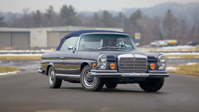 メルビー 1971 Mercedes-Benz 280 SE 3.5 Cabriolet | Amelia Island 2013