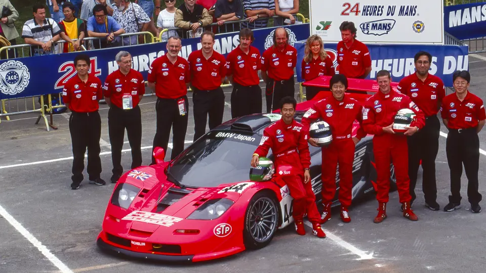 Chassis number 27R as seen at the 1997 24 Hours of Le Mans.