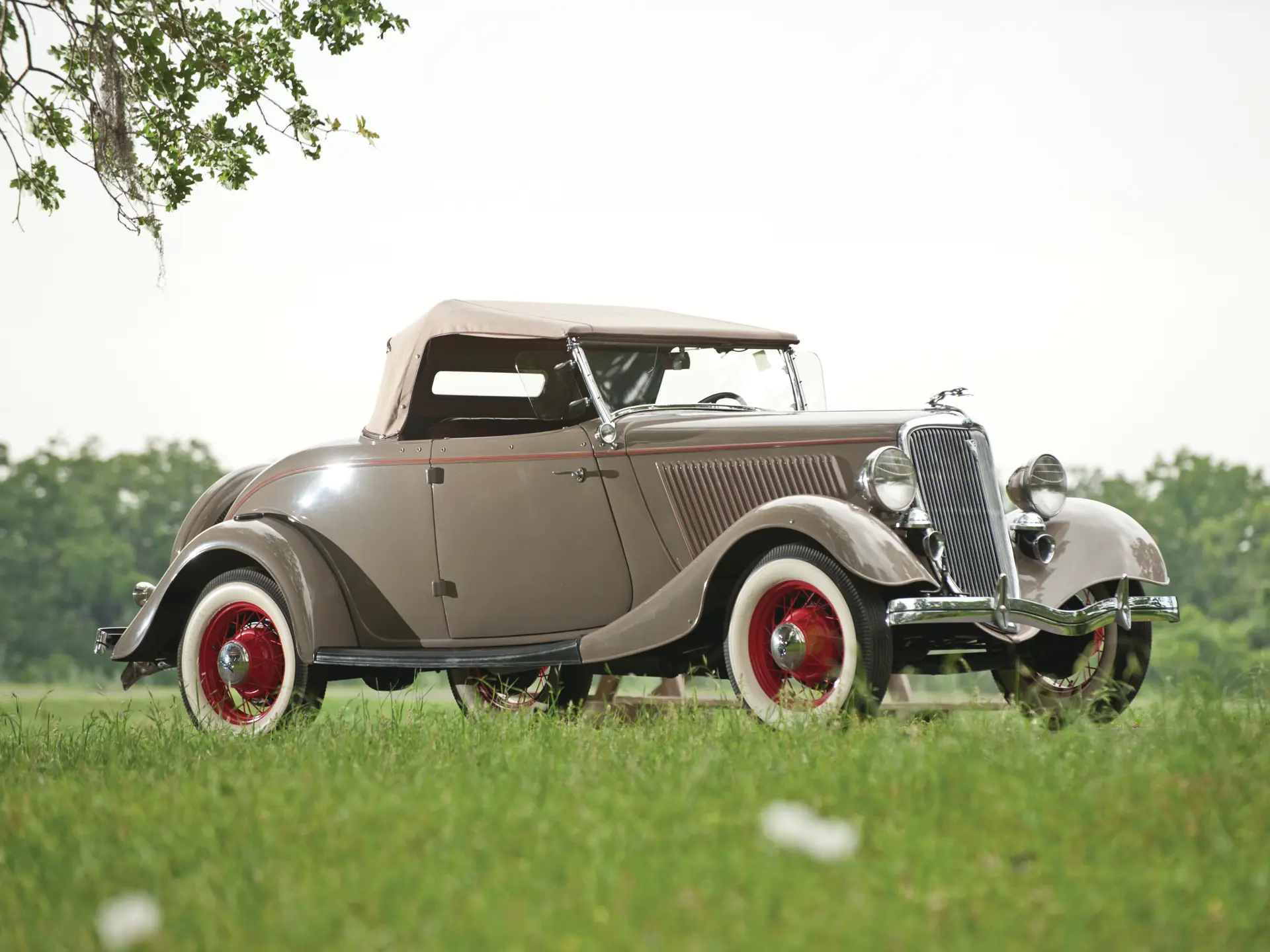 1934 Ford DeLuxe Roadster The Charlie Thomas Collection RM Sotheby's