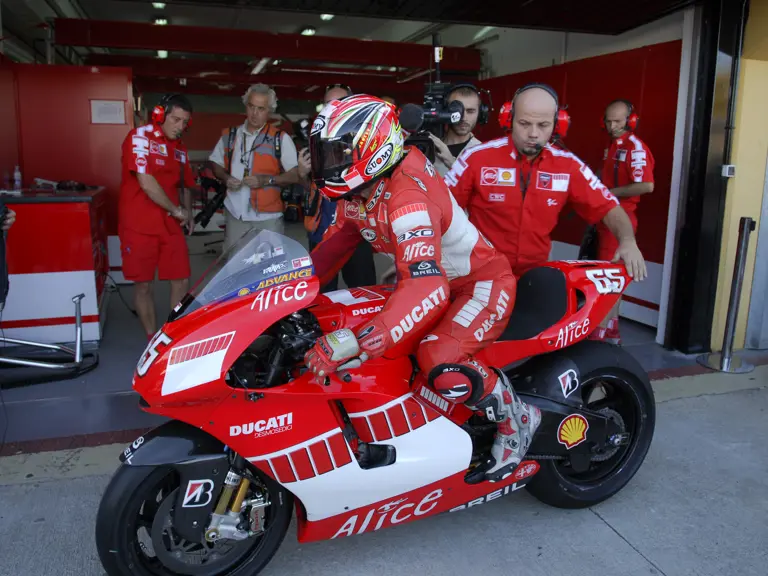 The GP6 as seen during the final round of the 2006 MotoGP season at Valencia.